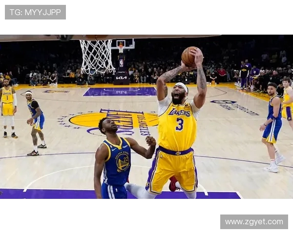 安东尼戴维斯率领球队冲击总冠军展现统治级内线实力