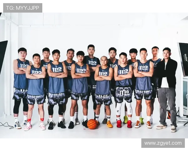 以篮球为纽带探索团队协作与青春激情在运动场上的无限可能 以篮球为纽带探索团队协作与青春激情在运动场上的无限可能