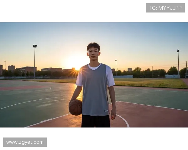 聚焦篮球运动员成长历程与赛场风采深度解读全面展现职业精神魅力