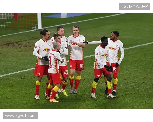 上海海港鏖战武汉三镇强强对决上演巅峰之夜激情燃动绿茵赛场