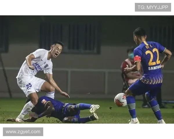 基尔队与雷根斯堡队激烈对决谁能在这场比赛中笑到最后